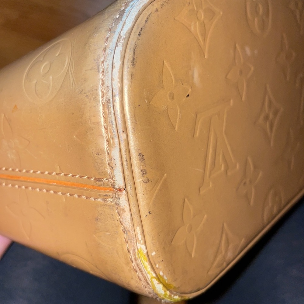 Authentic Lv - image 4